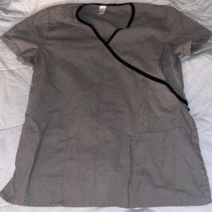 Women’s Medium Scrub Shirt